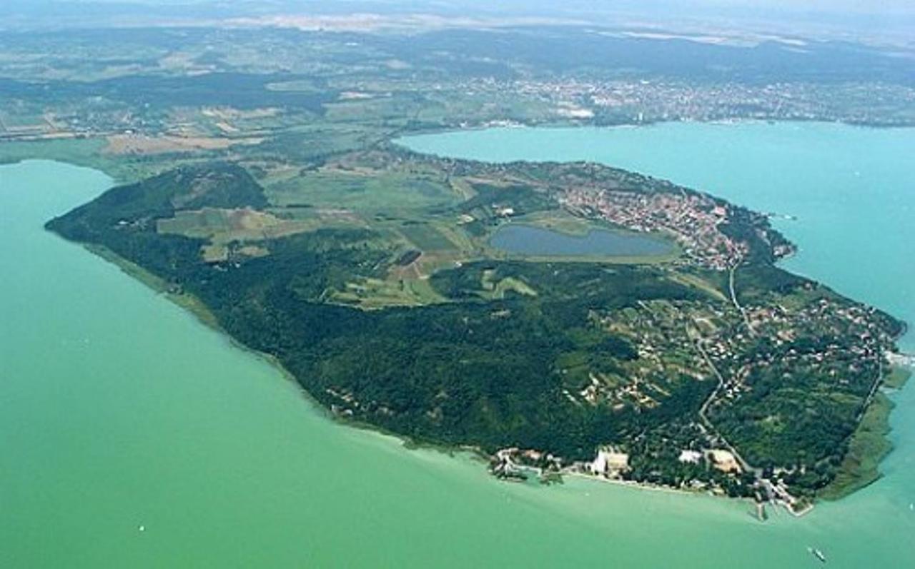 Lepke Apartmanhaz Es Etterem Tihany Dış mekan fotoğraf